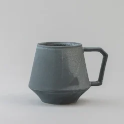 39Arita Mok, grijs
