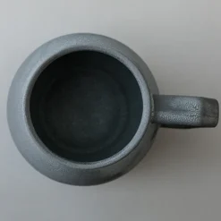 39Arita Mok, grijs