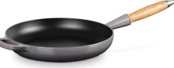 Le Creuset Signature Koekenpan met Houten Steel, 26cm flint