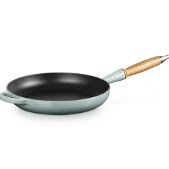 Le Creuset Signature Koekenpan met Houten Steel, 28cm sea salt