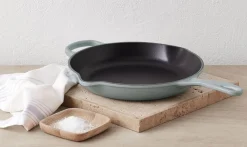 Le Creuset Signature Skillet, 23cm sea salt