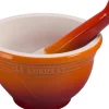Le Creuset Stoneware Vijzel met Stamper, 11,5cm oranjerood