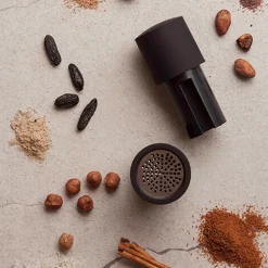 Microplane Spice Mill Nootmuskaatmolen, zwart