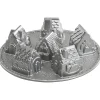 Nordic Ware Cozy Village Cakelet Bakvorm, 6-vaks zilver