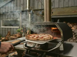 Ooni Karu 2 Pro Pizzaoven, hout of houtskool gestookt